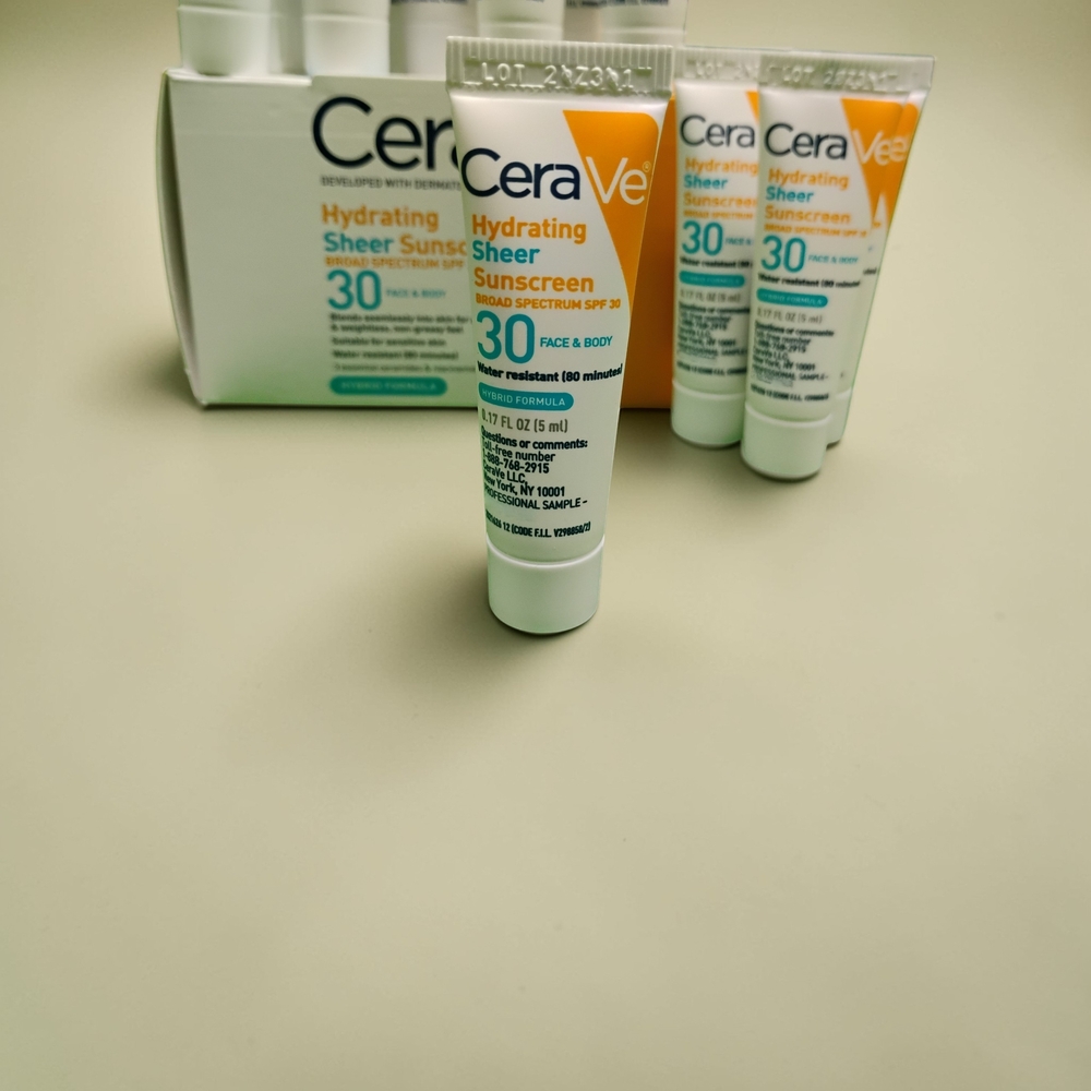 15 Pack: CeraVe Hydrating Sheer Sunscreen SPF 30 - 2.55 Fl Oz Total - Picture 2 of 3